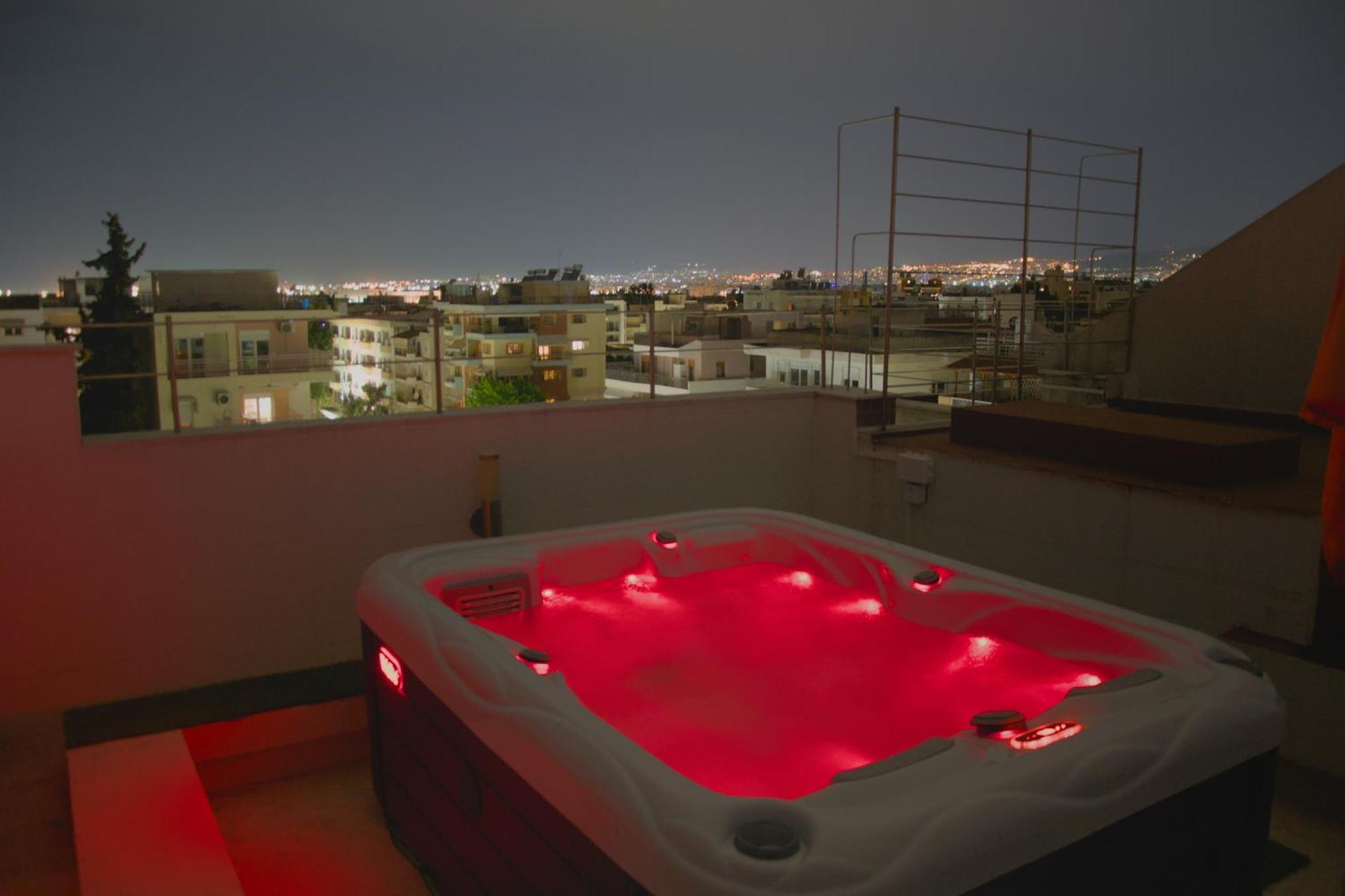 Bubbles & Art Experience Apartment