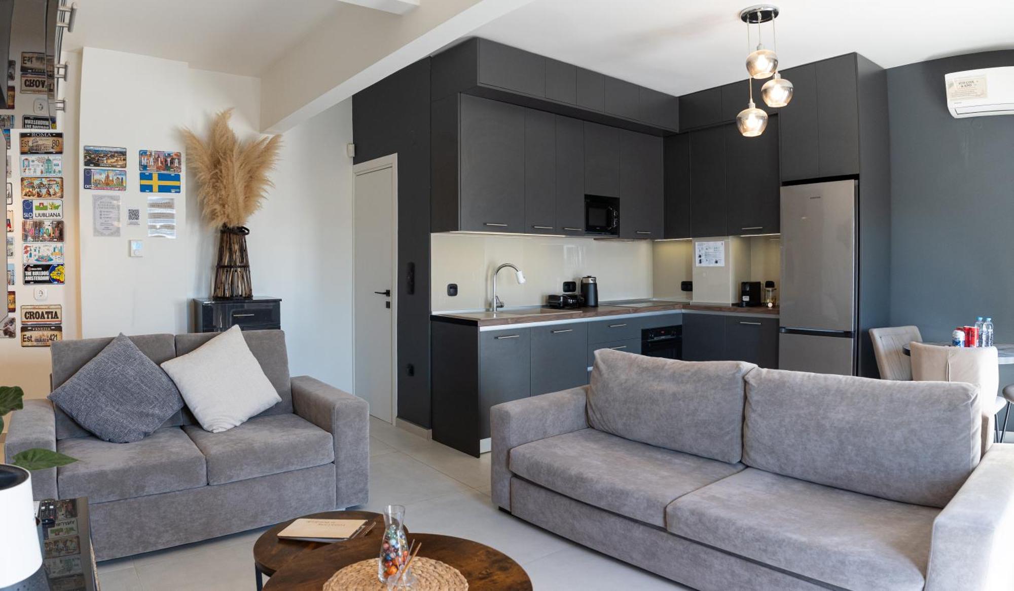 Elegant, Modern & Spacious In With Balcony