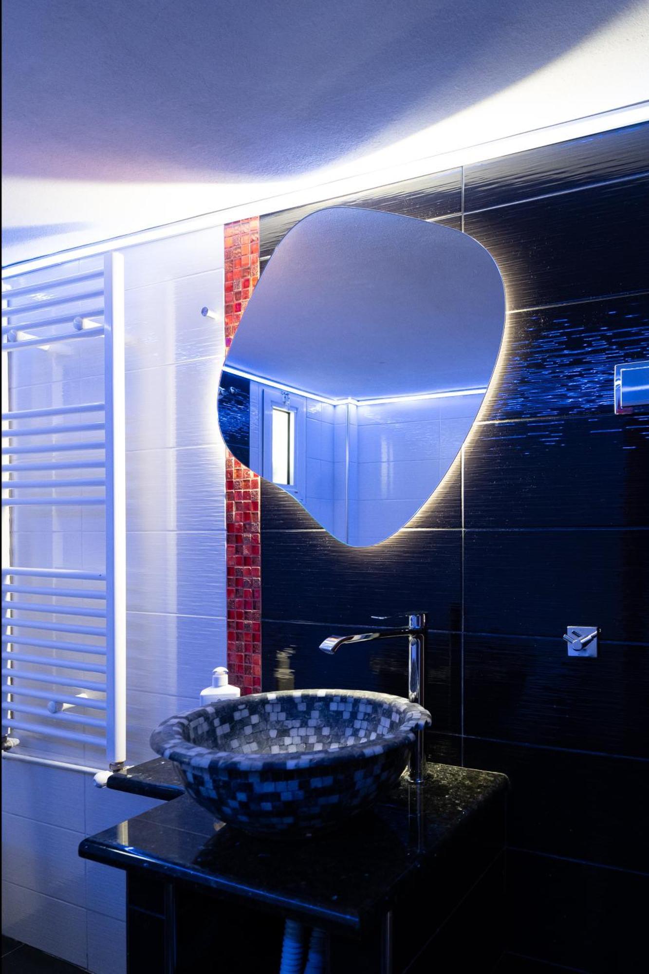Aphrodites House Upon White Tower Apartment *