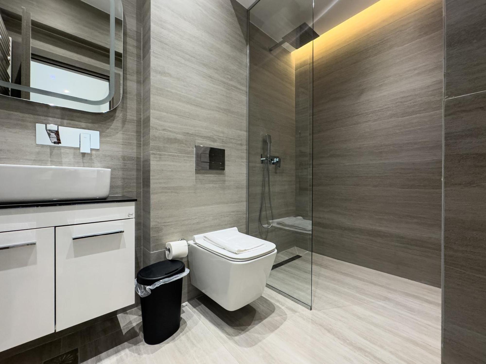 8 By Proliving Hospitality Apartment