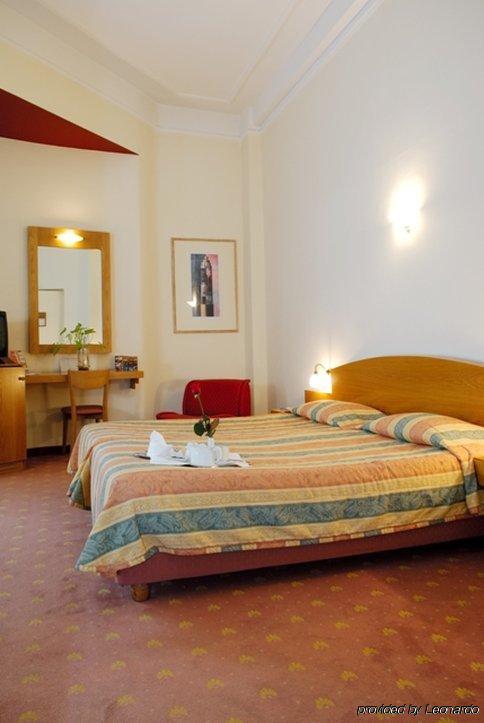Hotel Kinissi Palace