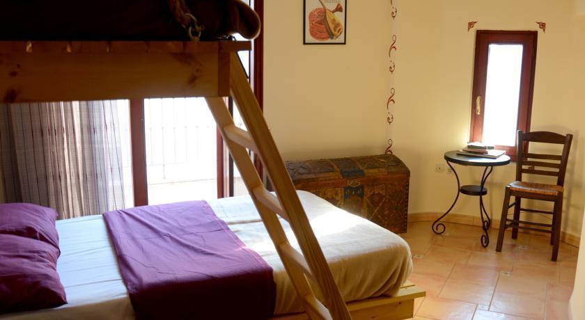 Hostel Crossroads *