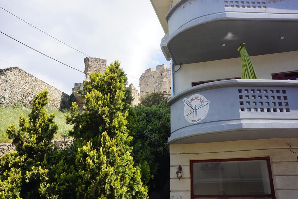 Hostel Crossroads *