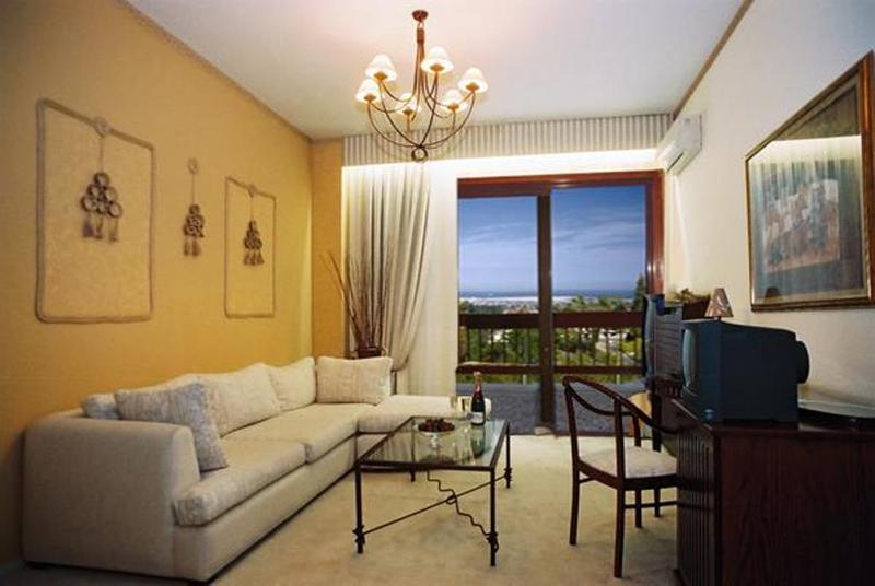 Hotel Nepheli 4*
