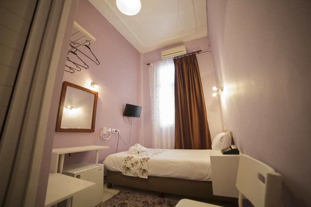 Atlantis Hotel