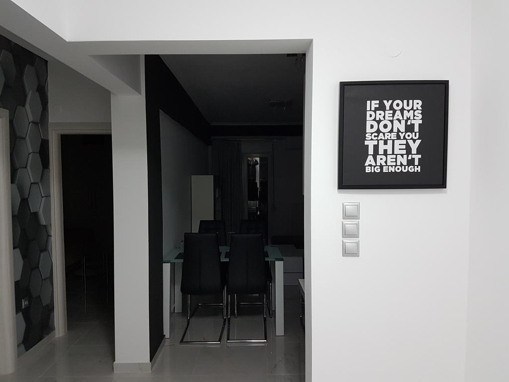 Route 77 Apartment *