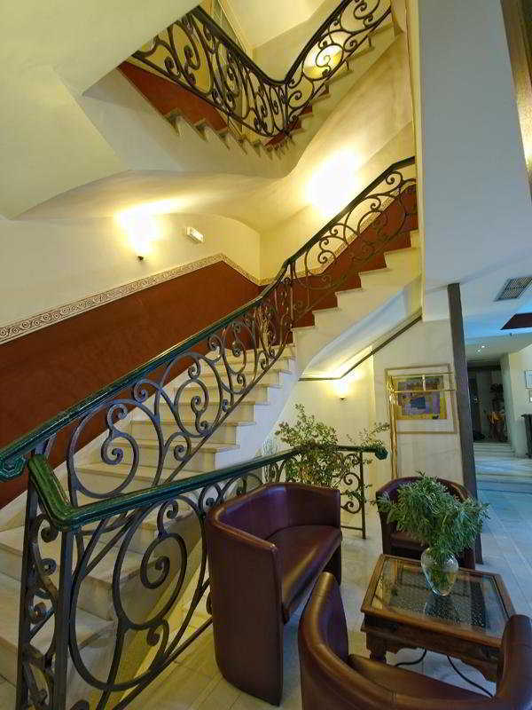 Kinissi Palace
