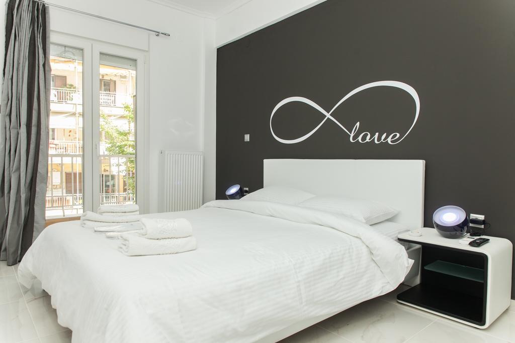 Route 77 Apartment *