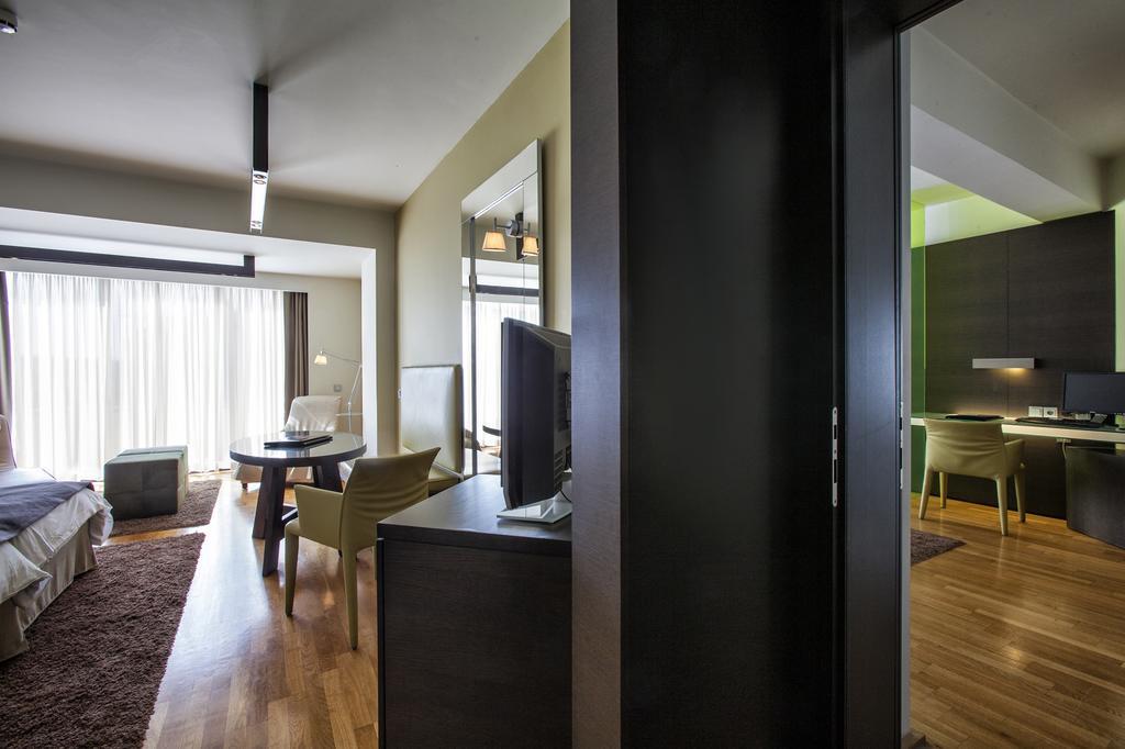 Nikopolis Hotel