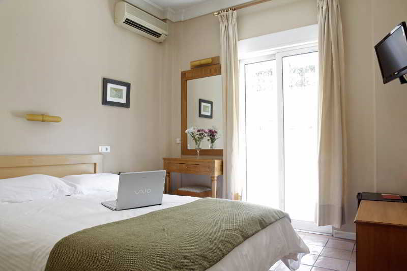 Pella Hotel 2*