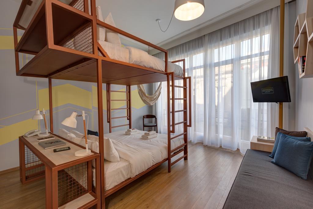 Hotel Colors Urban 4*