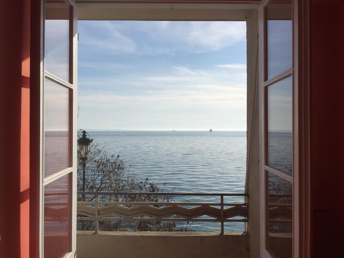Apartment Air Waterfront Nikis