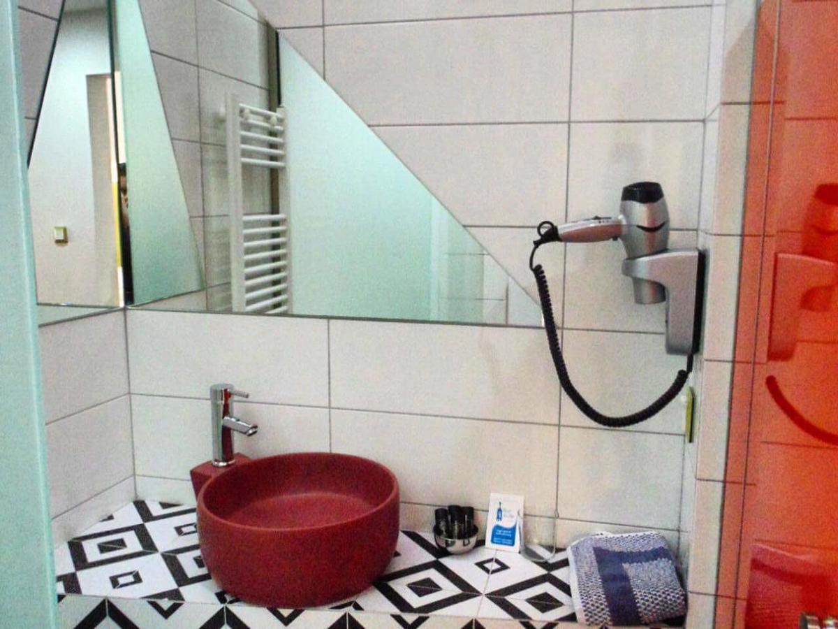 Apartment White Bottle Superior