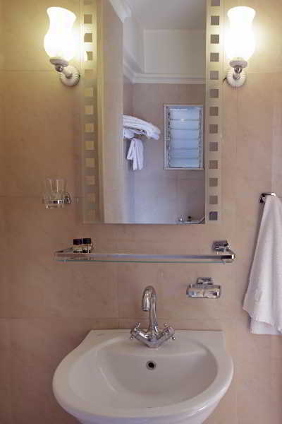 Pella Hotel