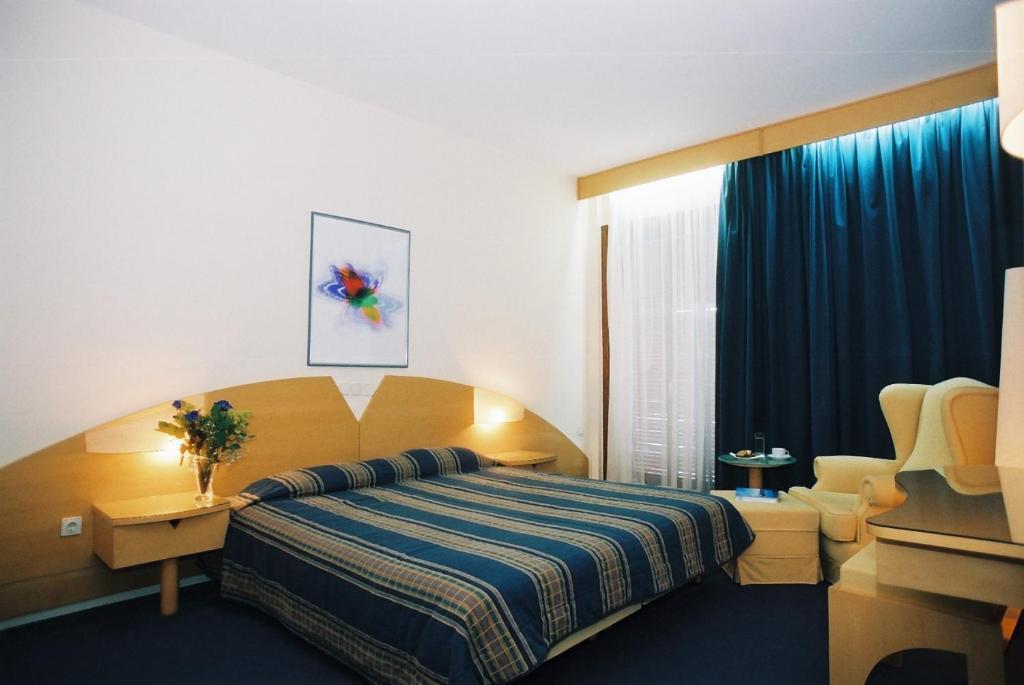 Nepheli Hotel 4*