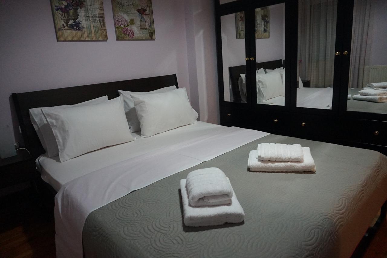 Navarino Square Apartment *