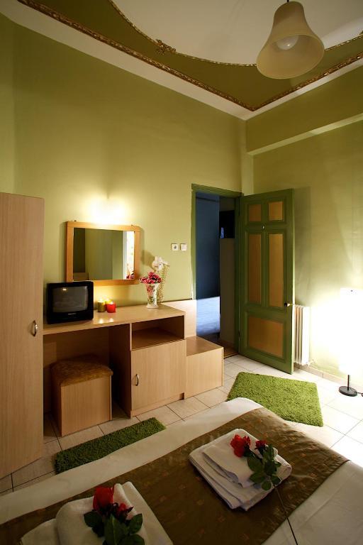Atlantis Hotel *