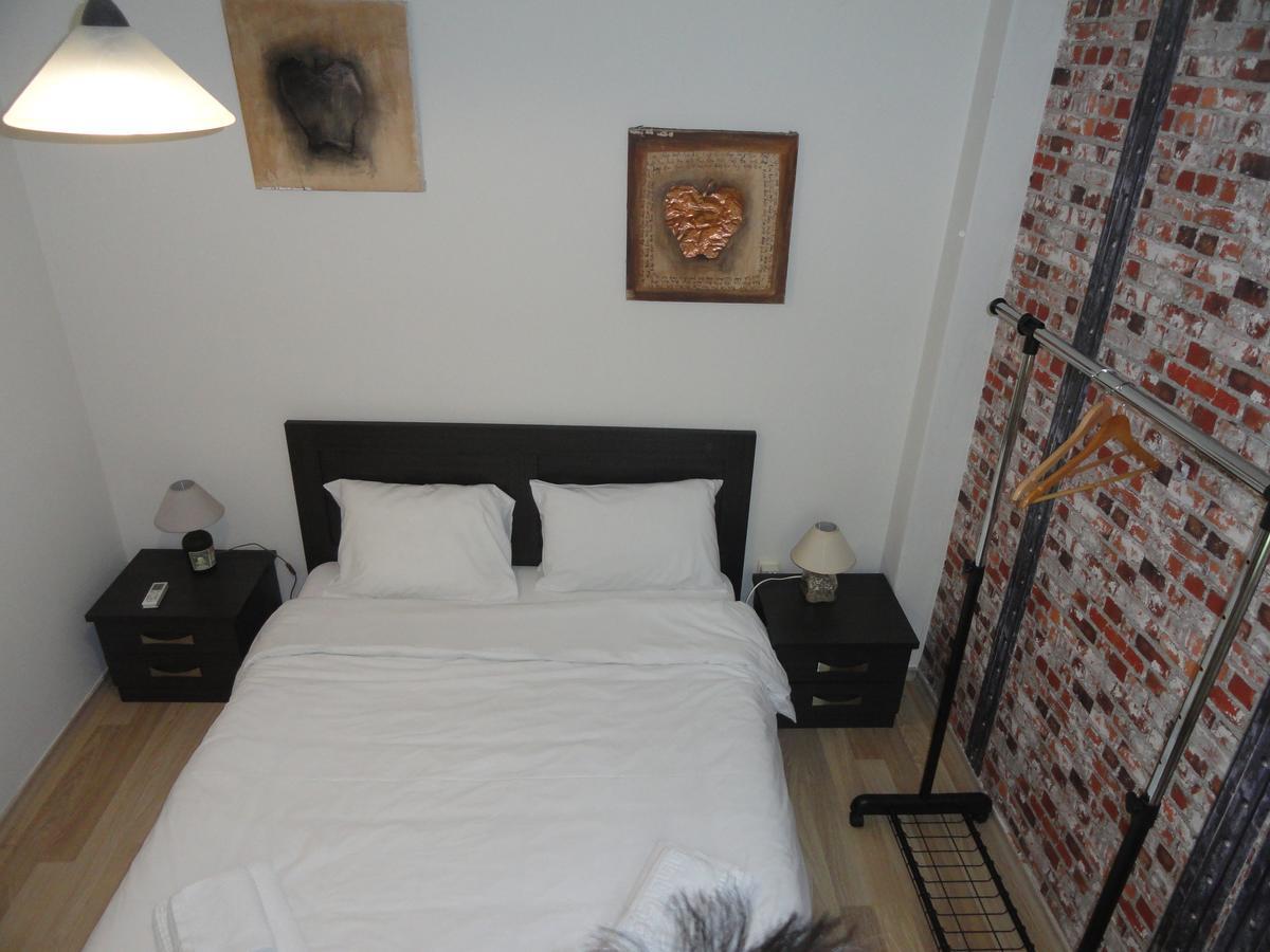 Midtown Apartment