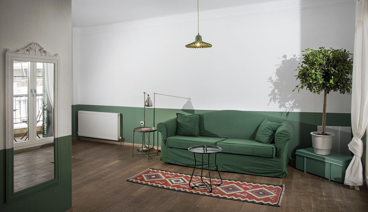 Lounge *