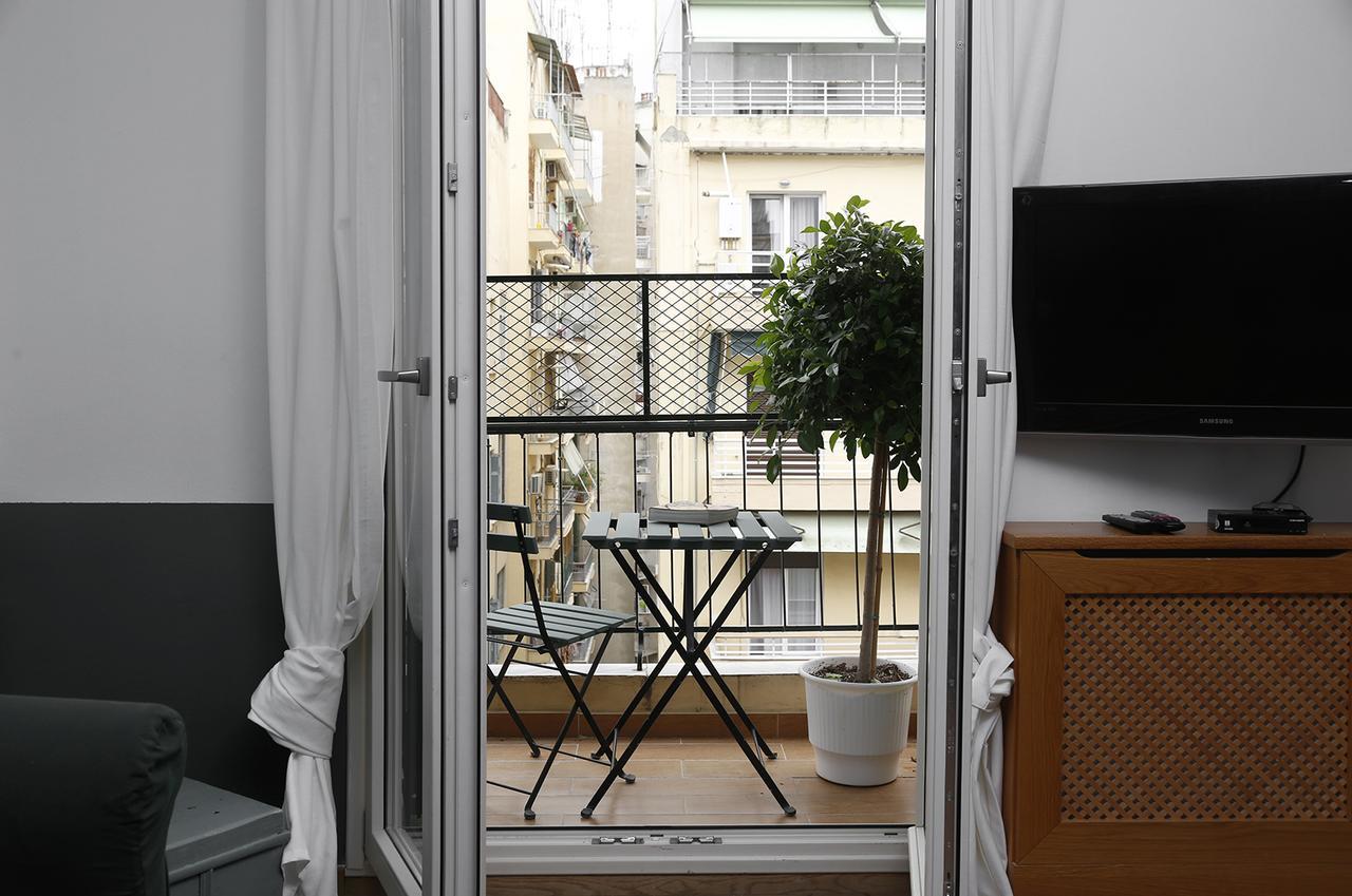 Apartment Lounge
