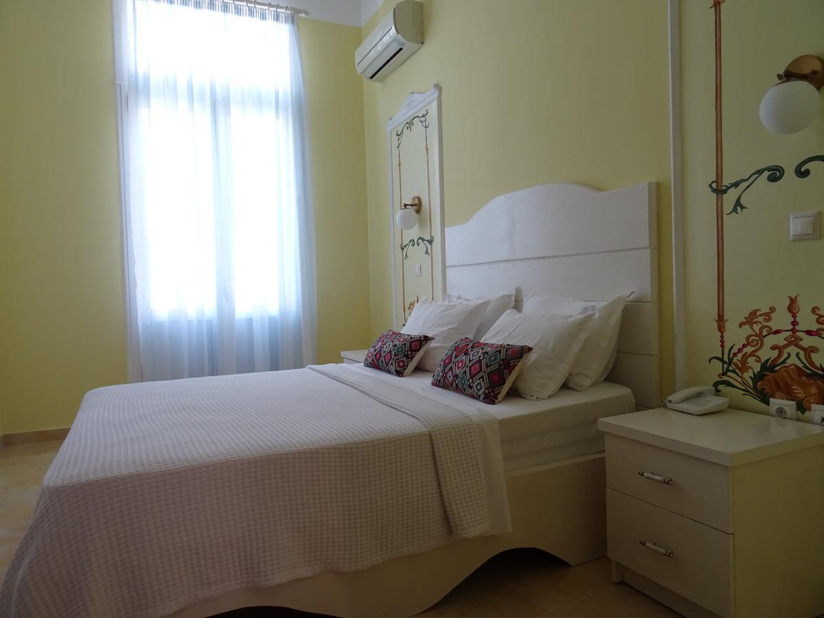 Augustos Hotel