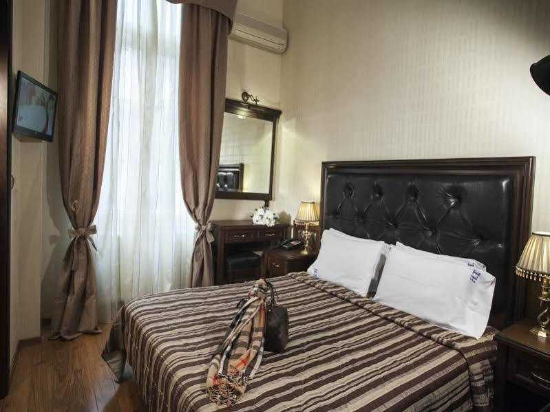 Tourist Hotel