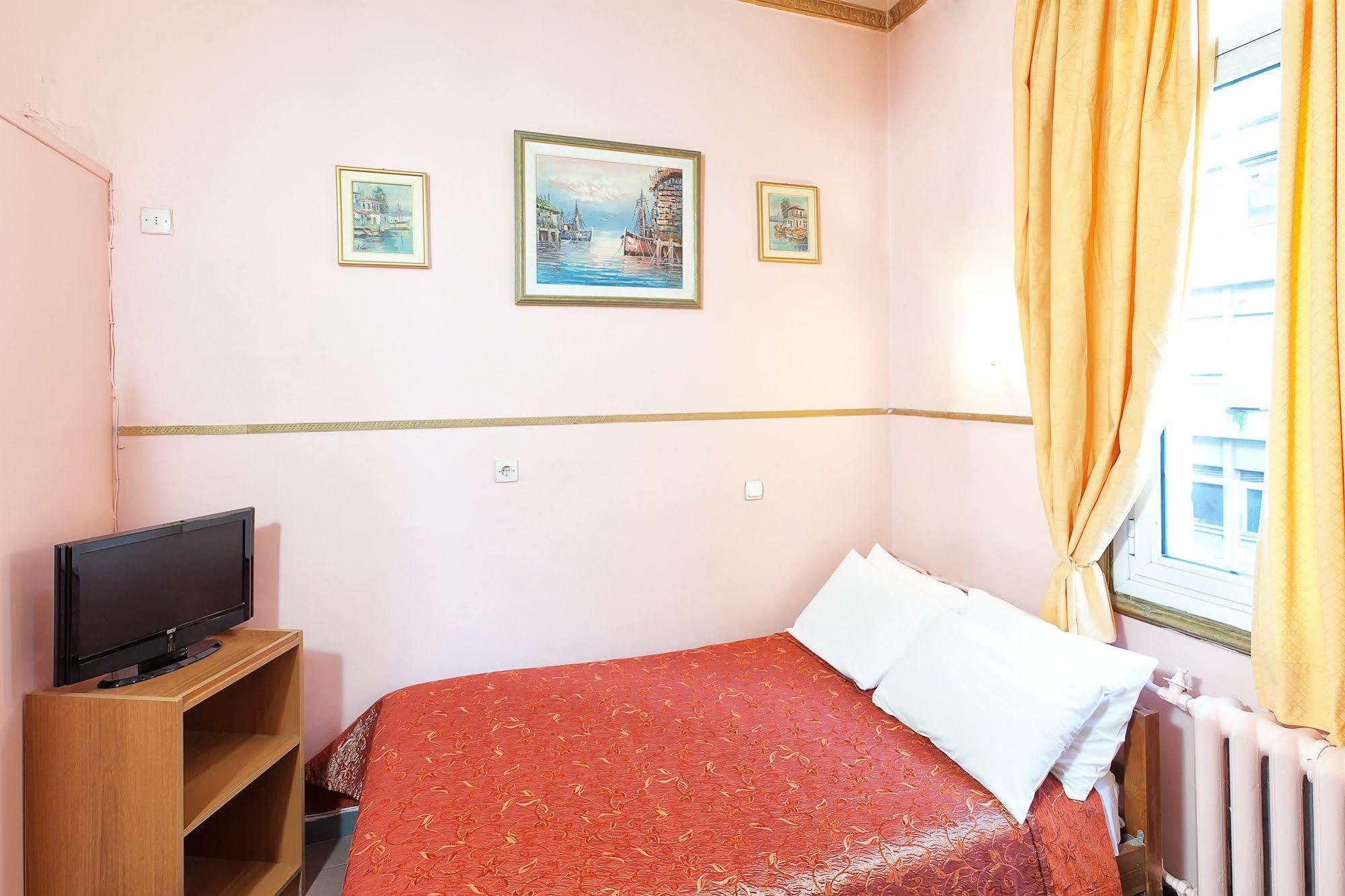Hotel Nea Metropolis 3*
