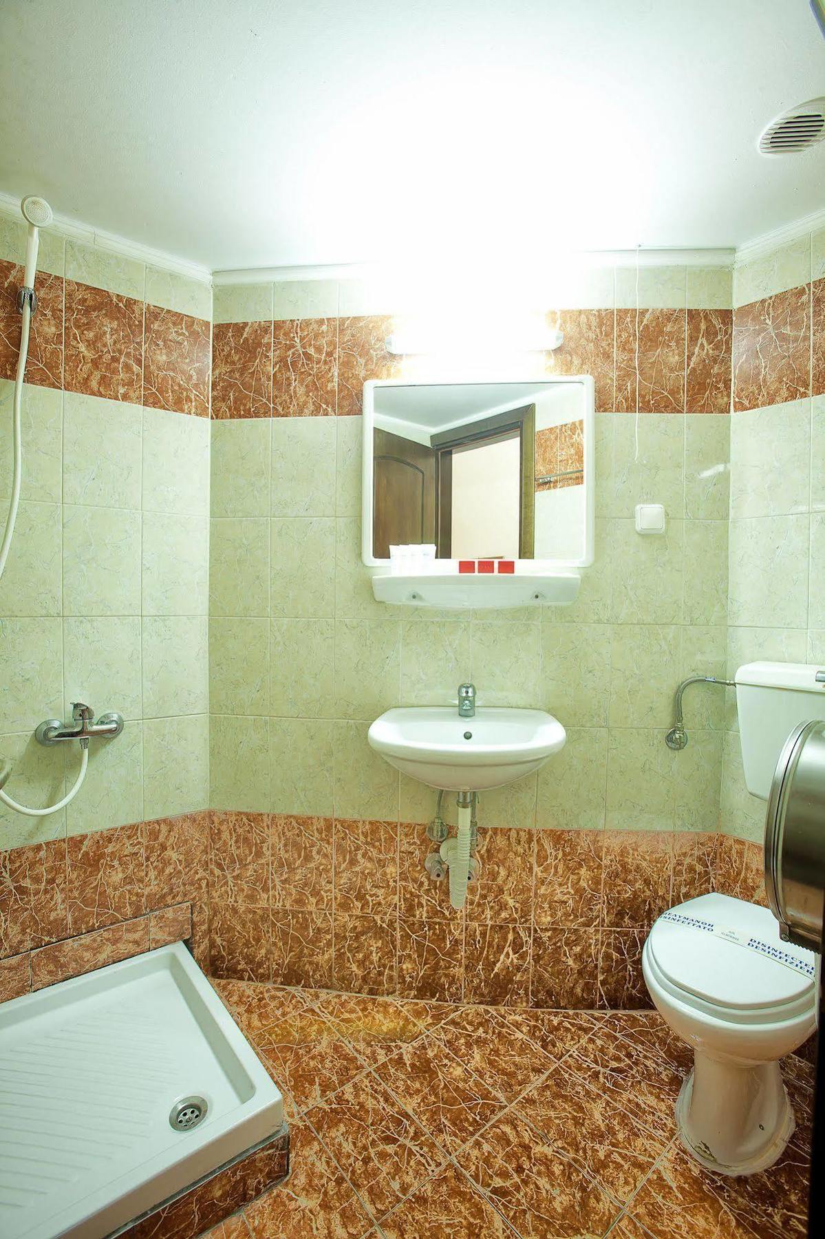 Nea Metropolis Hotel