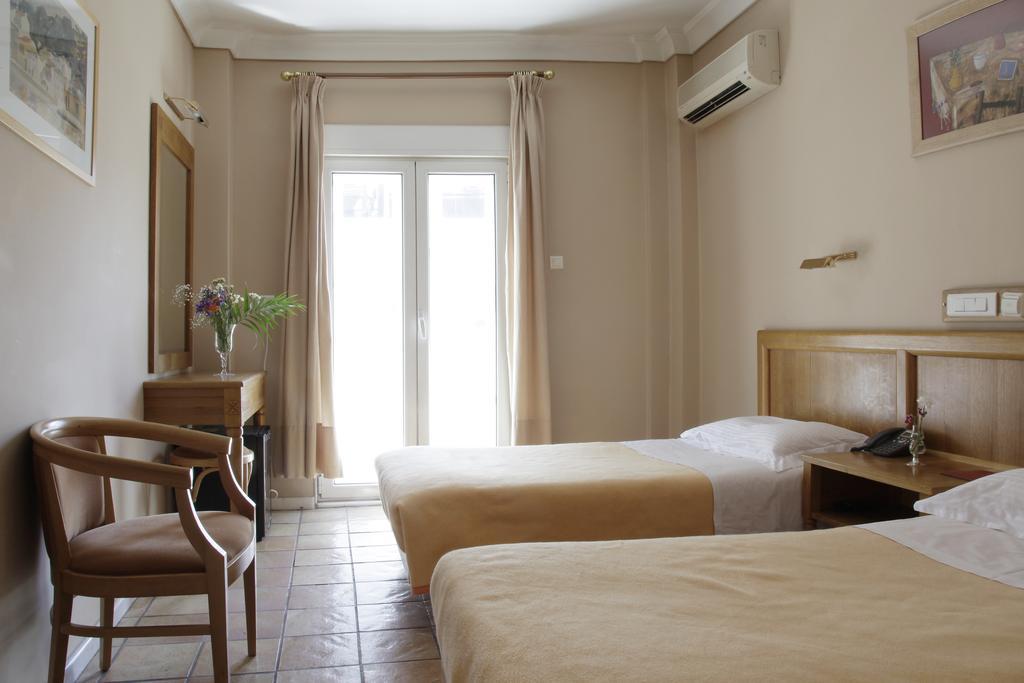 Pella Hotel 2*