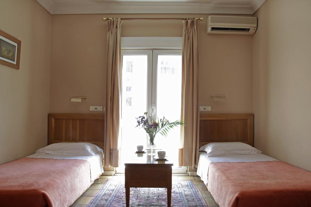 Hotel Pella 2*