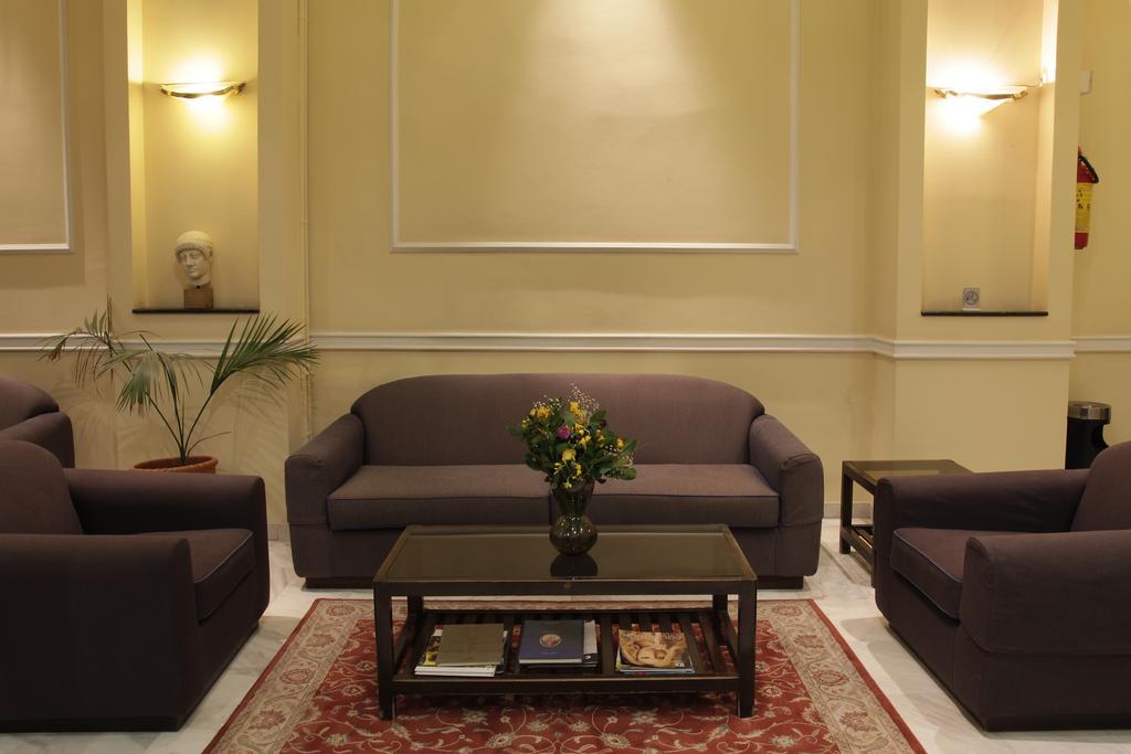Pella Hotel 2*