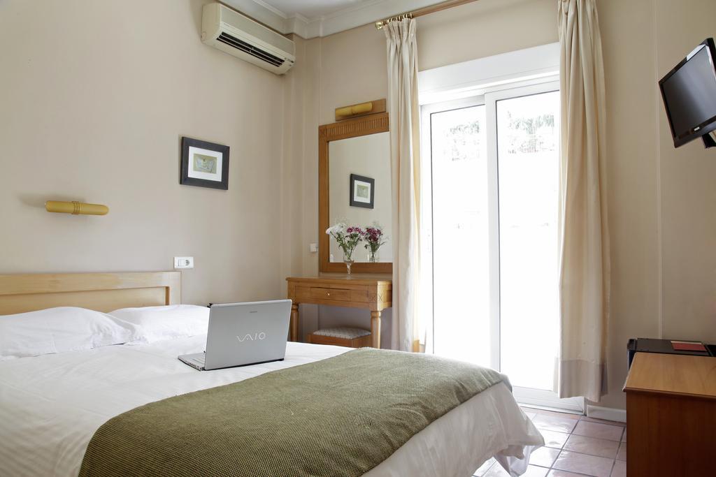 Hotel Pella 2*