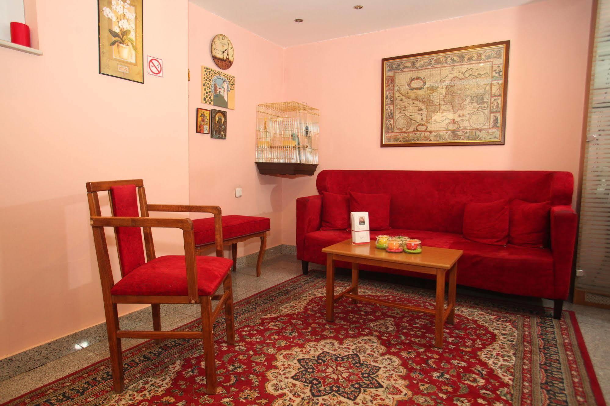 Emporikon Hotel 2*