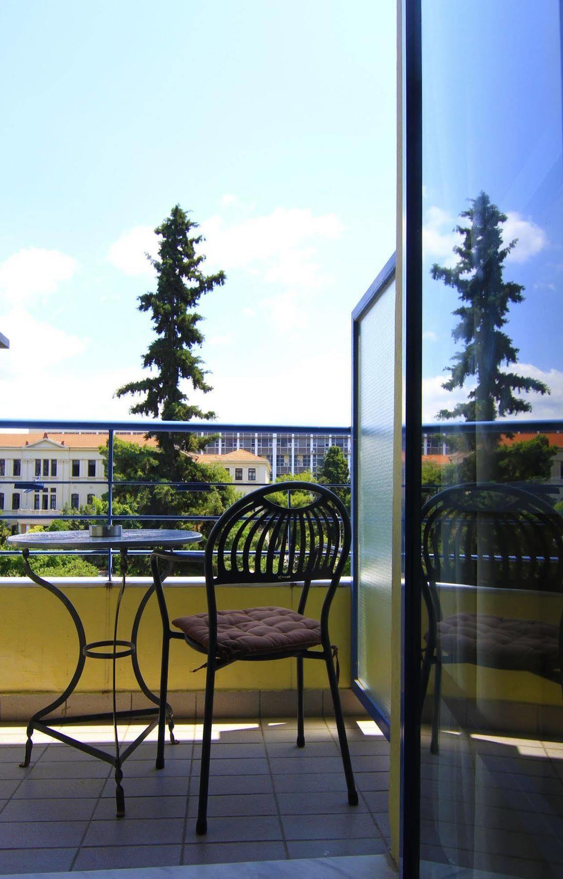 Rentrooms Guest house
