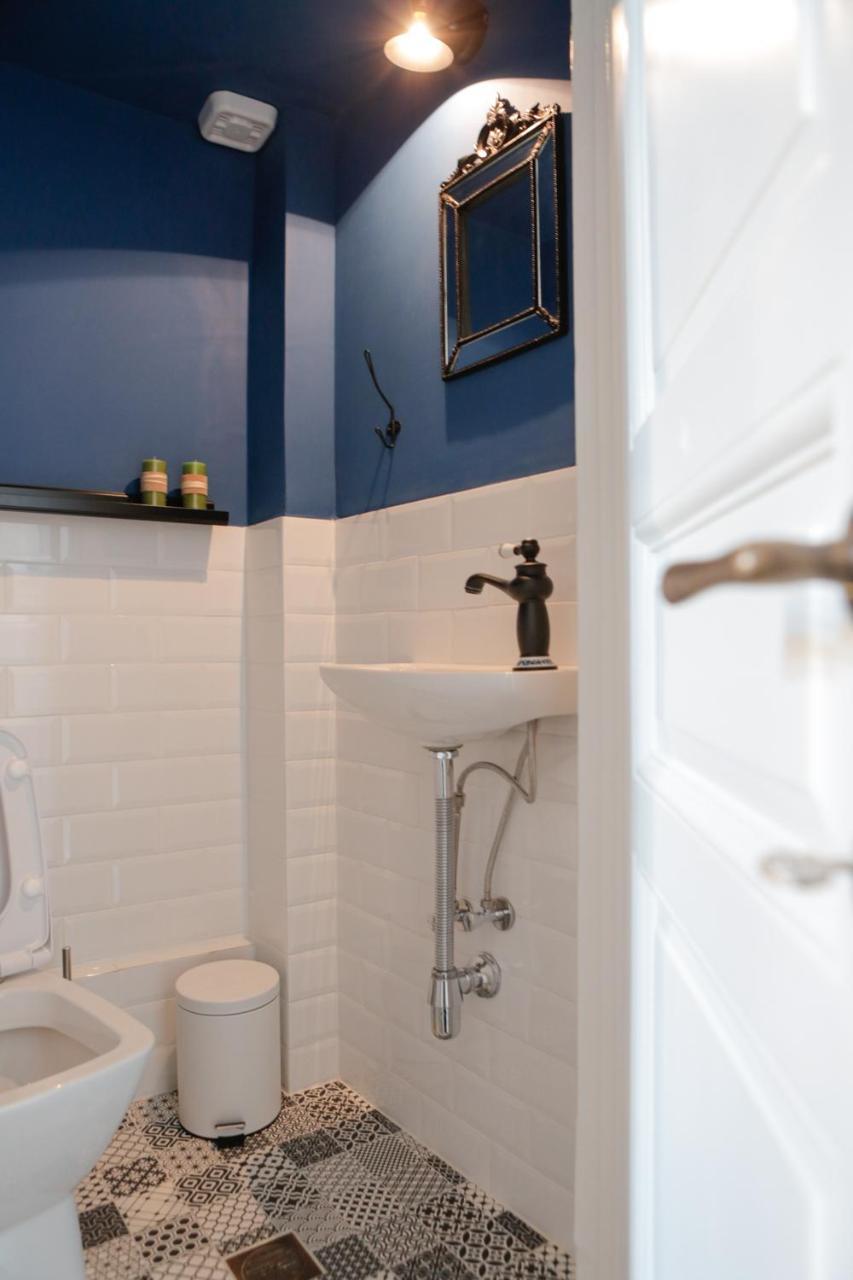 # Alegra , 10mtrs From Venizelou Metro Station Apartment