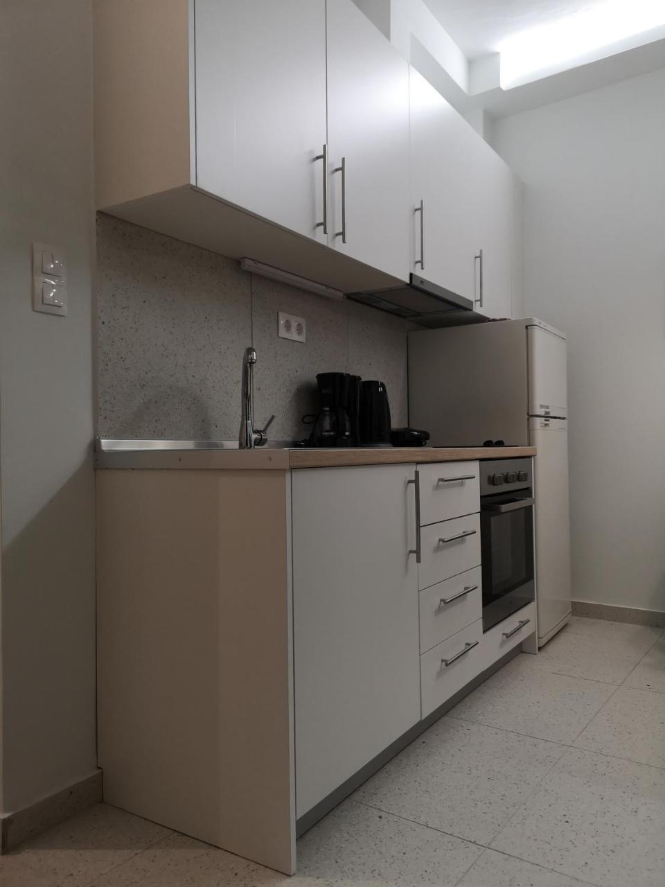 Dimitris House 7 *