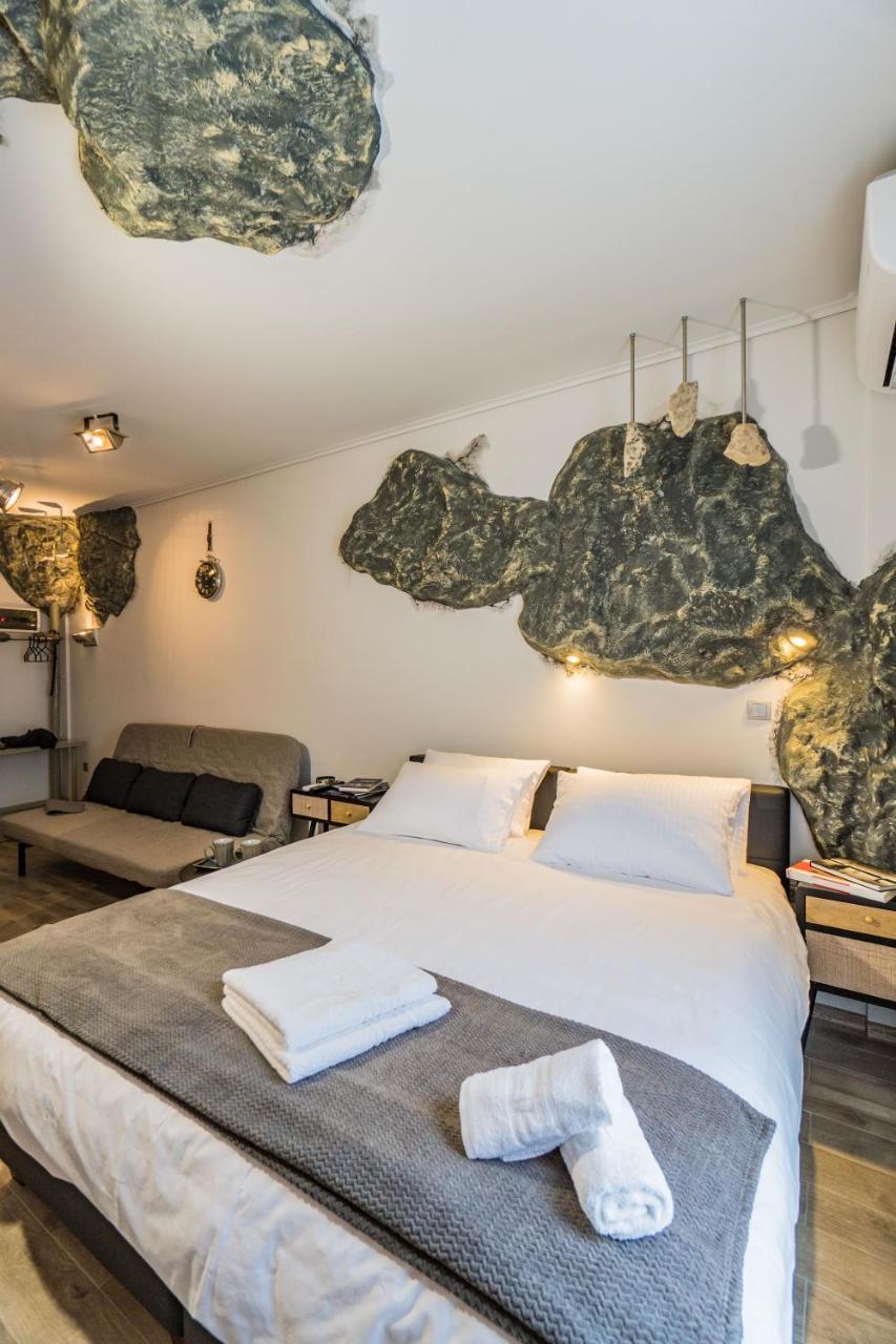 Apartment Graffitisuites#stone