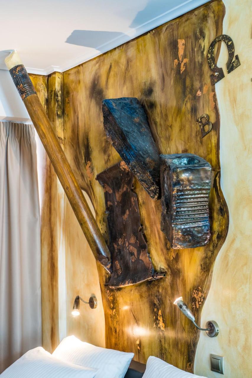 Graffitisuites#bronze Daire *
