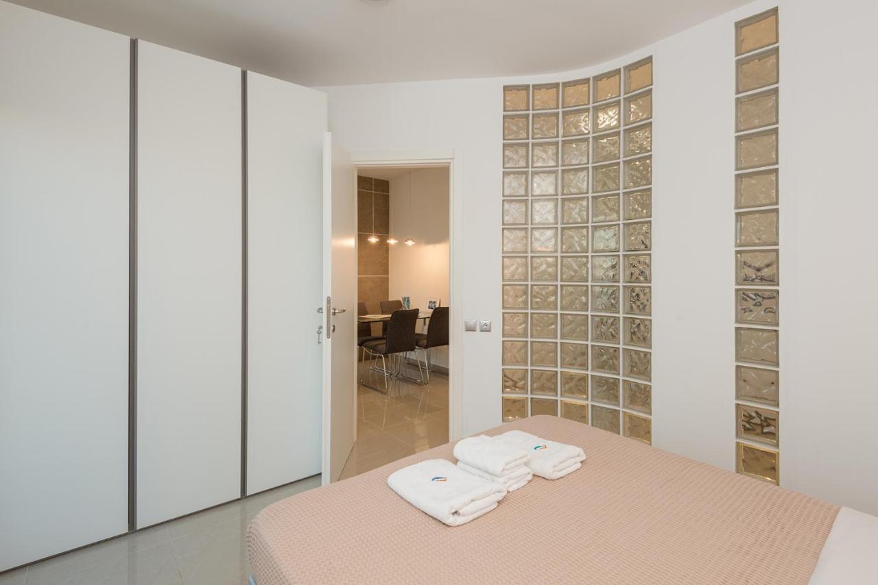 Ace Location | Luxury Building