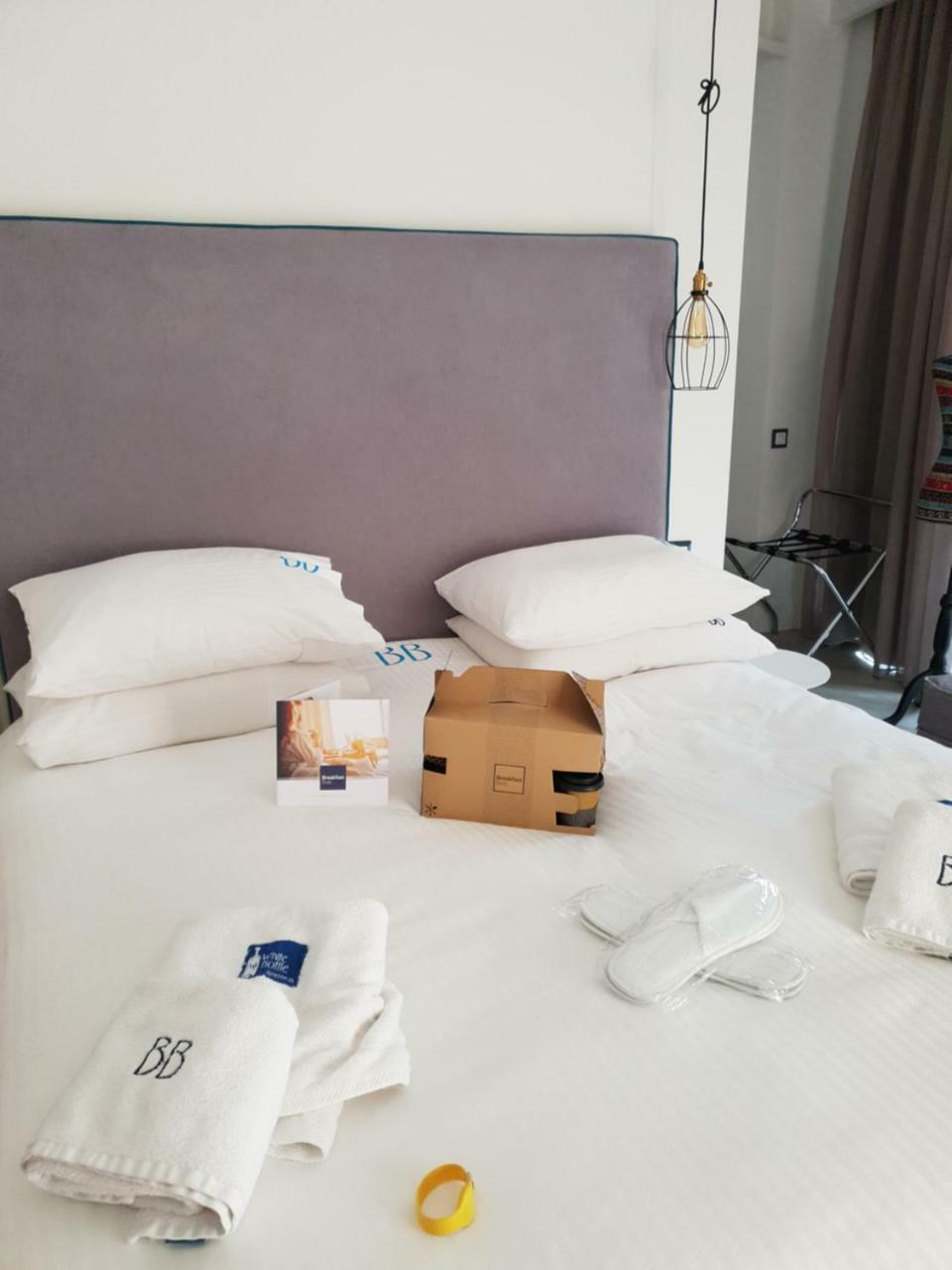 Apartment White Bottle Superior *