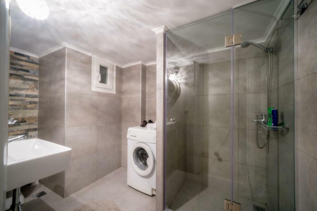 Acropolis Deluxe Apt.