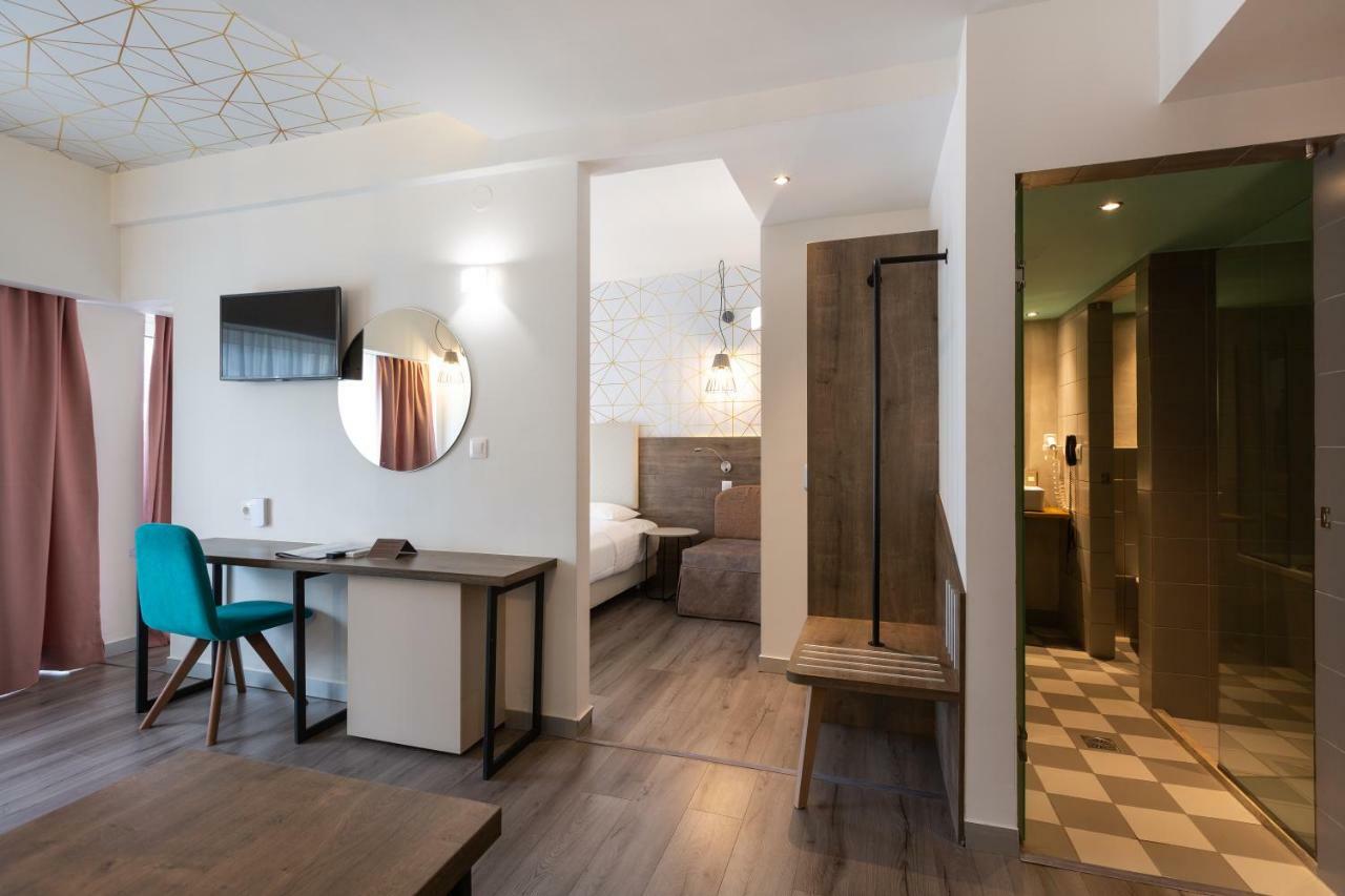 Metropolitan Hotel 4*
