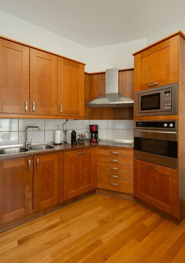 Brand-new Modern Flat In Heart Of Apartment