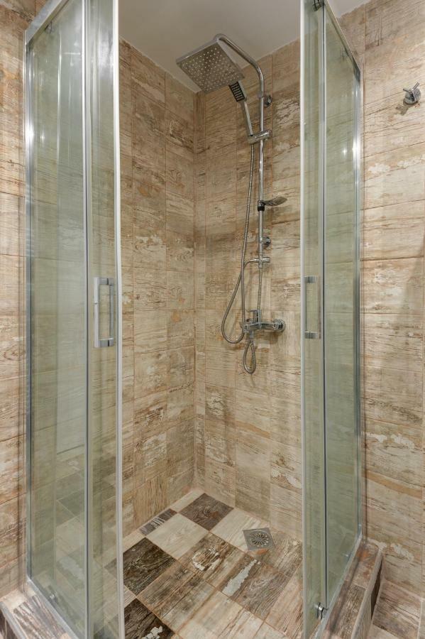 Brand-new Modern Flat In Heart Of *