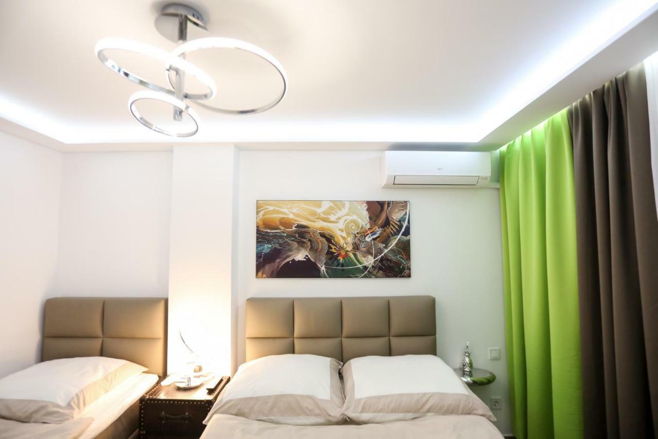 Laura Lifestyle And White Tower Apartment *