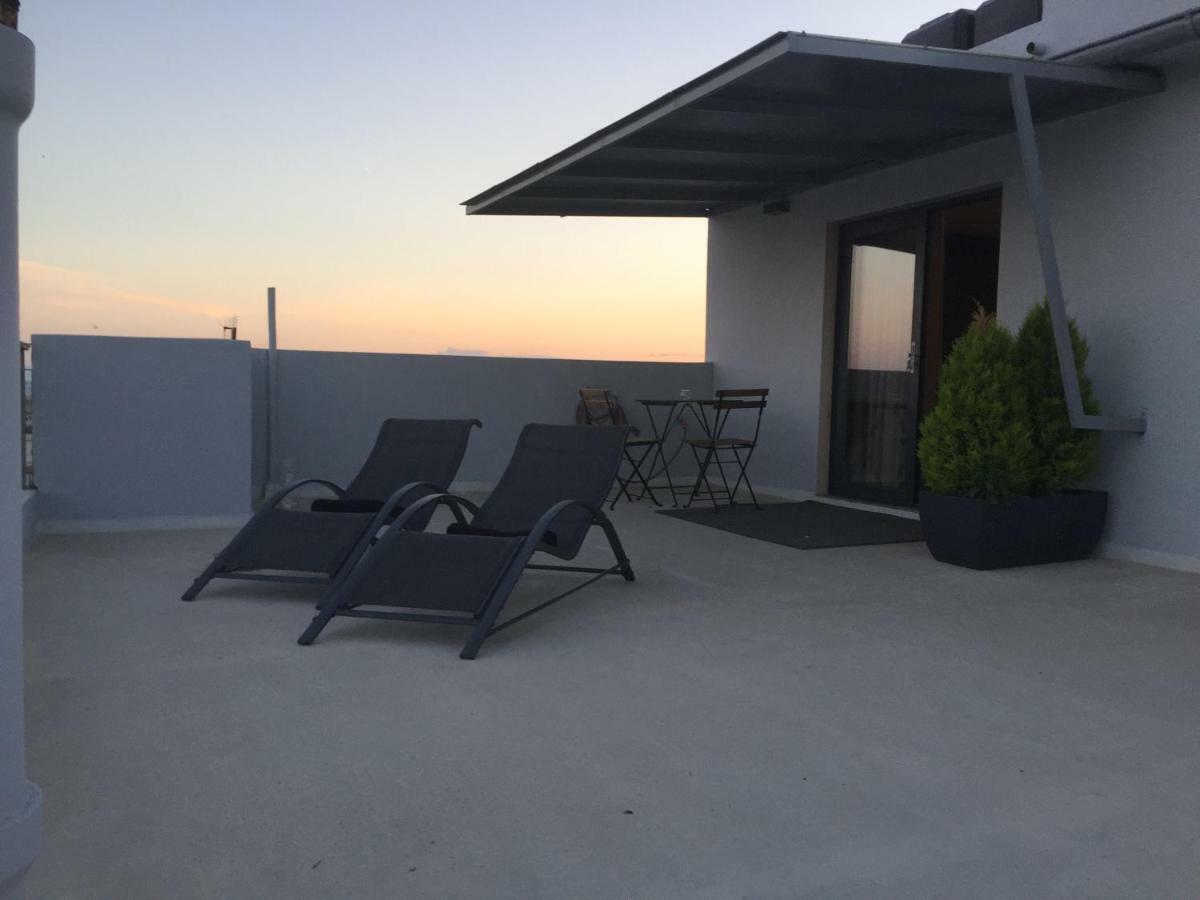 Stylish Seaview Rooftop *