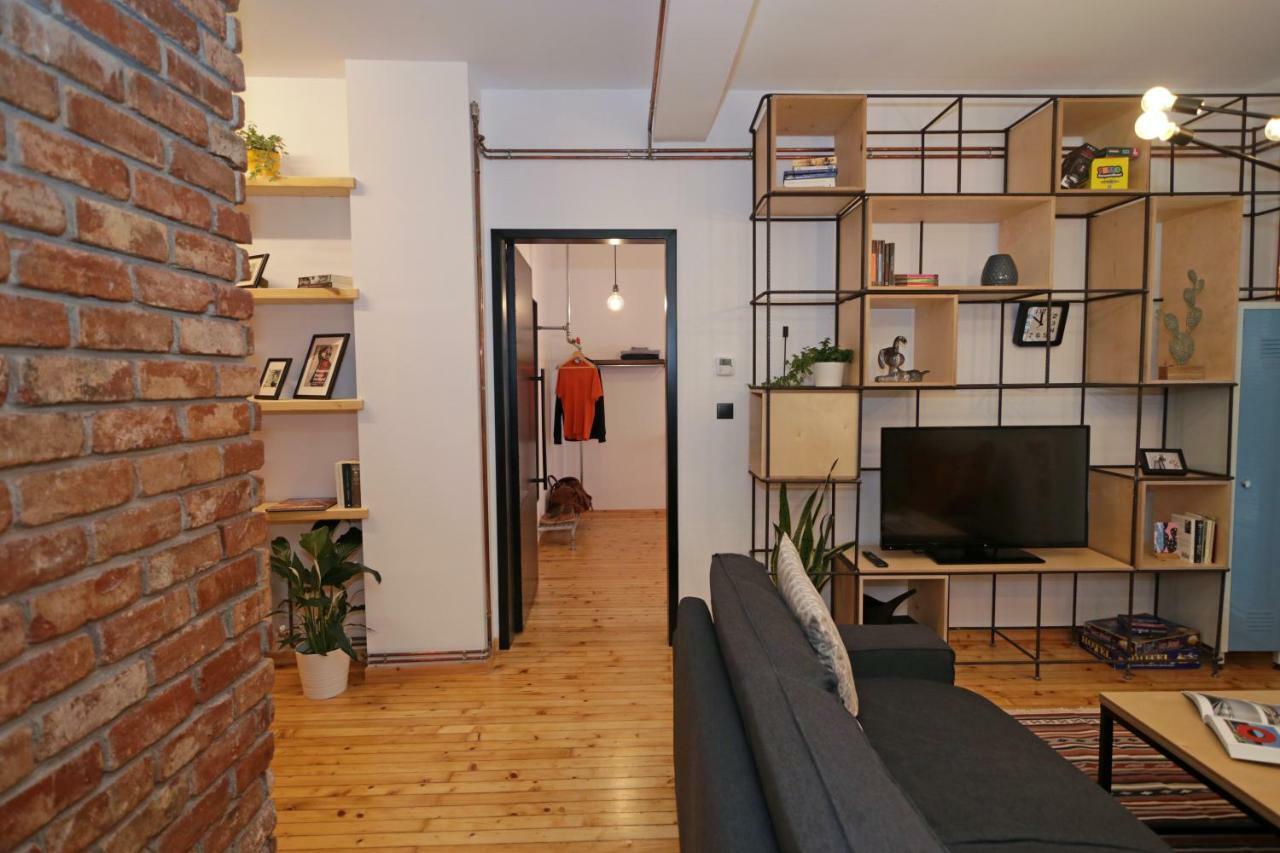 Apartment Kostas' Downtown Industrial Loft *