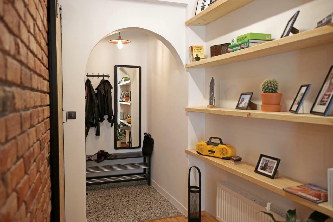 Kostas' Downtown Industrial Loft * Thessaloniki