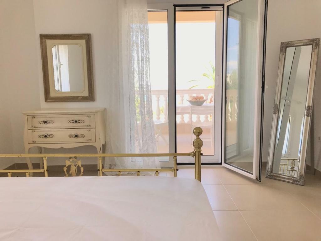 Villa Korais Luxury 3br With Sea View