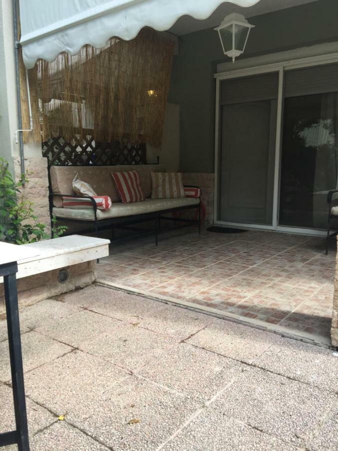 Apartment Cozy Garden 700m From St Luke S Hospital